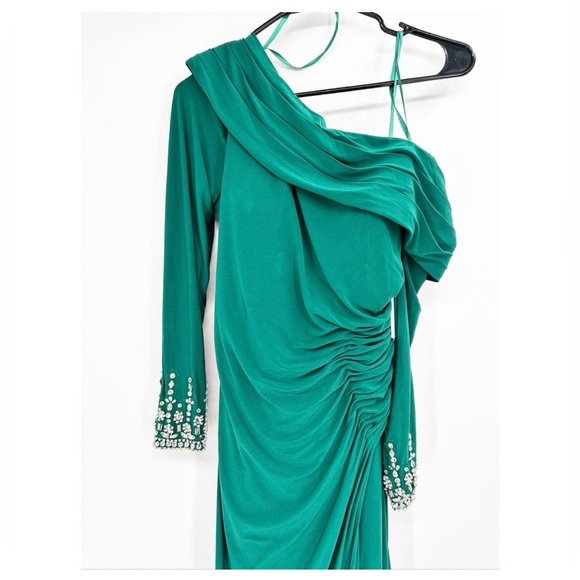 Mac Duggal 12231 Emerald Green Beaded Cuff Drop Shoulder Faux Wrap Gown 8 - Picture 5 of 5